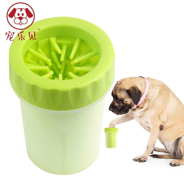 Portable dog paw cleaner